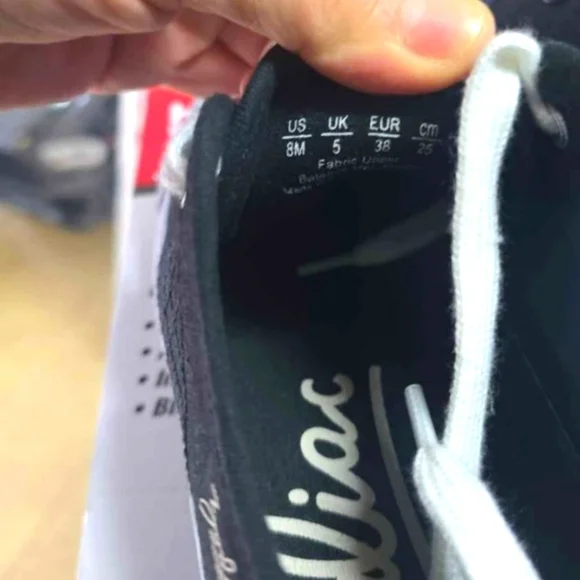 Zodiac Shoes Size 8 - Picture 3 of 6